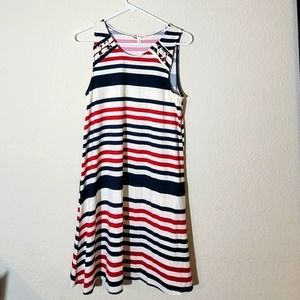 About a girl‎ dress 8.          Bin 40